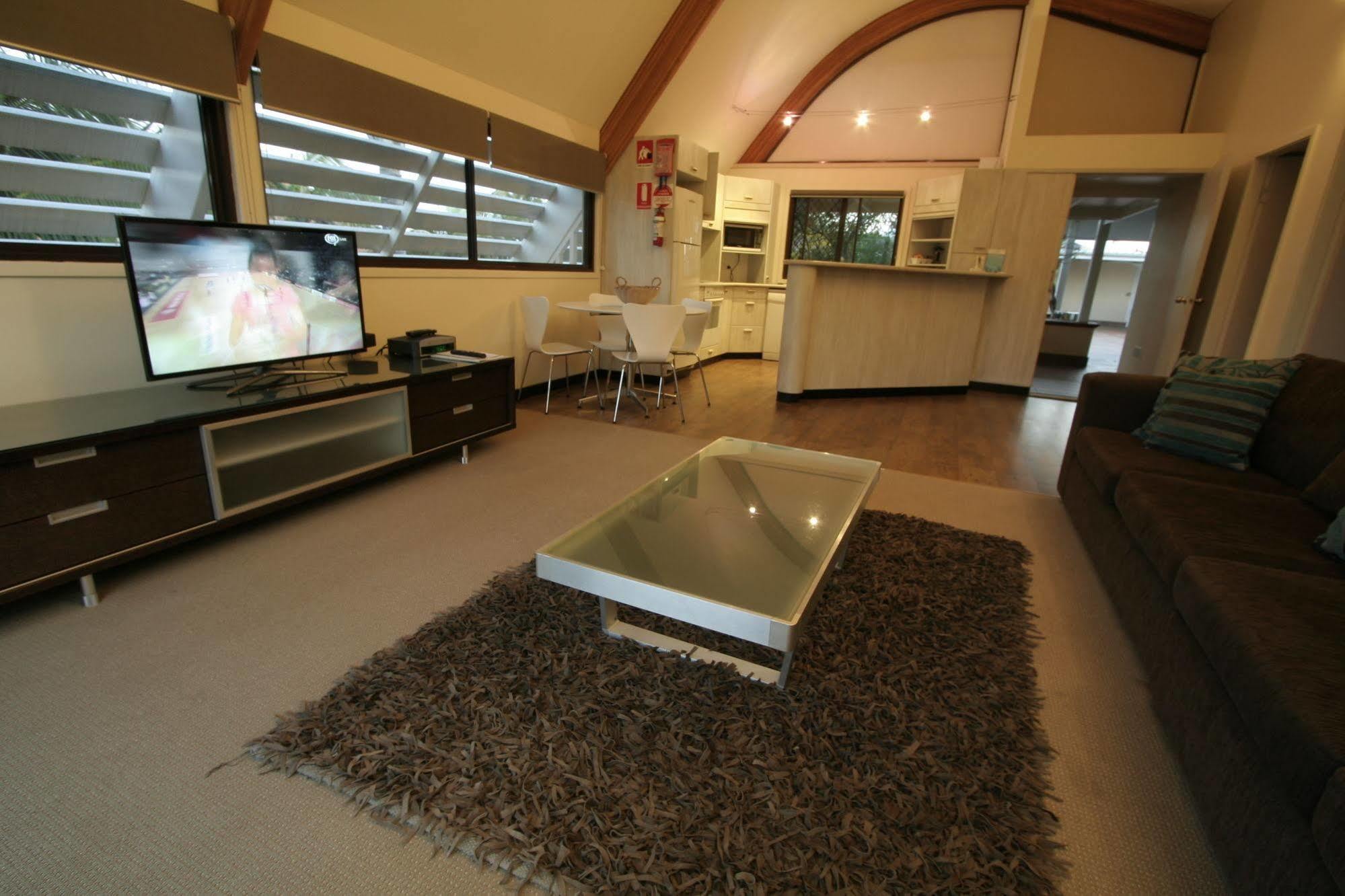 Waves Byron Bay Hotel Luaran gambar