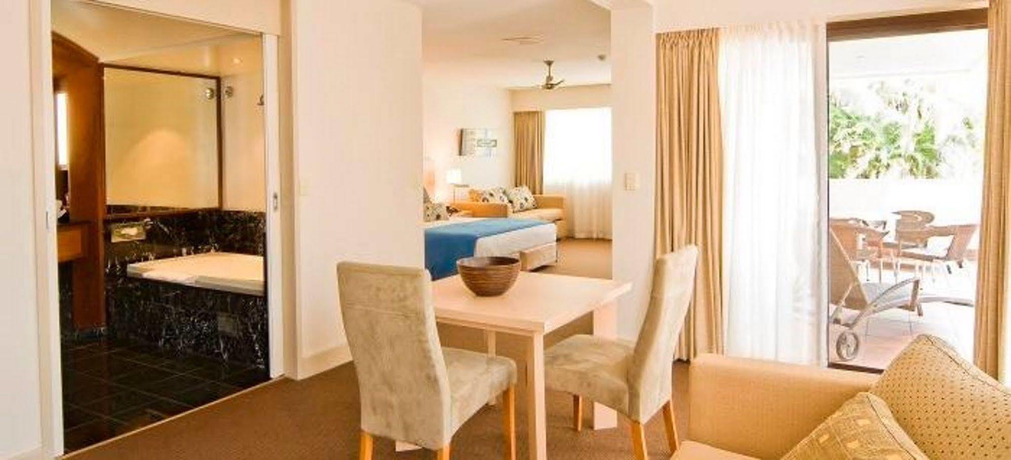 Waves Byron Bay Hotel Luaran gambar